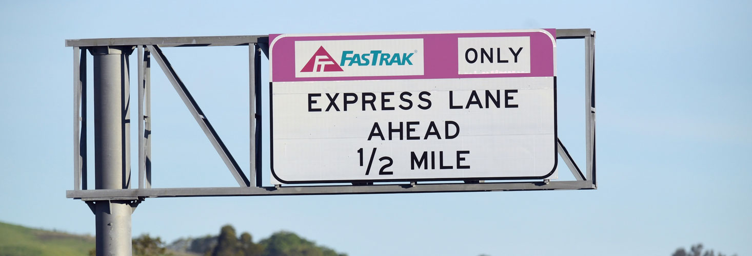 Cómo colocar una toll tag FasTrak